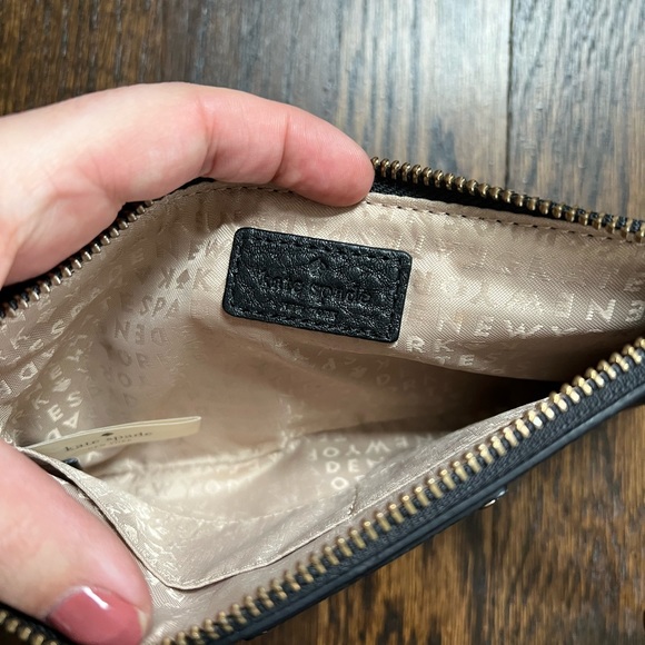 ❤️‍🔥FINAL CHANCE FINAL PRICE❤️‍🔥 Kate Spade Wristlet - Picture 4 of 4